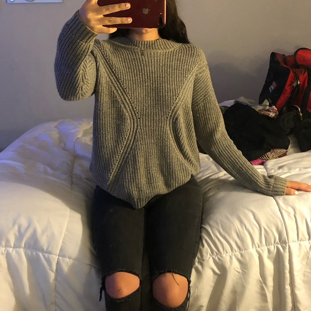 Grey knit sweater !